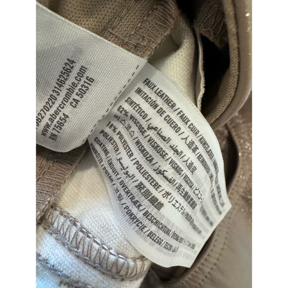 NWT Abercrombie The 90's Straight Ultra High Rise Faux Leather Pants size 28 - Picture 8 of 8